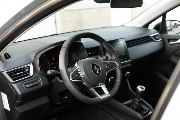 Compacte middenklasse auto huren Renault Clio